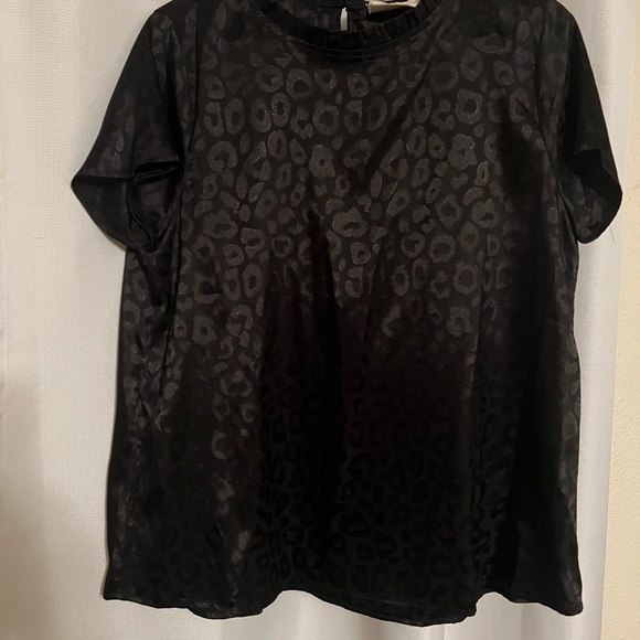 Savannah Janes Black Leopard Top - Picture 2 of 3